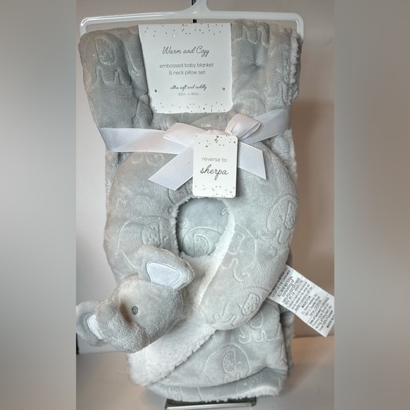 New Warm And Cozy Embossed Baby Blanket Elep Neck Pillow Set 30x40 White Fleece - Picture 5 of 8